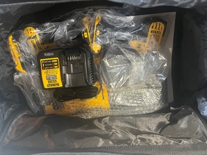 DEWALT 20-Volt MAX Cordless Combo Kit (4-Tool) with (2) 20-Volt 2.0Ah Batteries & Charger