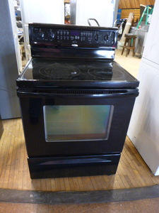 lot 1 image: Whirlpool Freestanding Electric Range