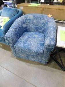 lot 65 image: Powell Company Lonnie Blue and White Coastal Swivel Club Chair