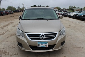 2009 Volkswagen Routan SE
