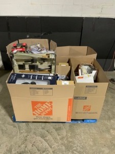 Pallet of Various KindsBrands & Colors of Handlesets, Door Knobs, Deadbolts & More Various Conditions. See Pictures