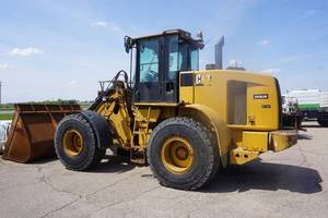 2009 Cat Model 930H Wheel Loader With Bucket and Snow Pusher