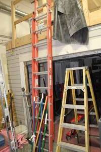 lot 16 image: 20 Extension Ladder