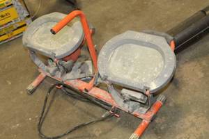lot 63 image: HDX Dual Lamp Shop Worklight