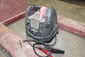 lot 80 image: Instant Power Portable Power Pack with Air Compressor