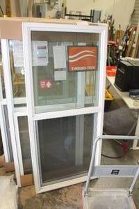 lot 29 image: Thermo-tech 27-38x60-14 Single Hung Window