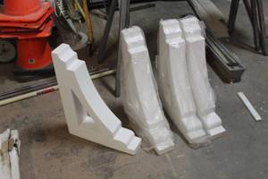 lot 143 image: Lot of (4) Richmond Brackets