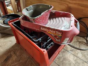 lot 181 image: Lot of (4) Plastic Containers - Handy Paint Tray, Paint Cup, Milk Crate, Parts Storage Bin