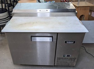lot 3 image: Bison Refrigeration BPT-44 44 1 Door Counter Height Refrigerated Pizza Prep Table - Q