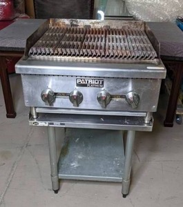 lot 10 image: Patriot Platinum 4-Burner Heavy Duty Gas Countertop Charbroiler and Sauber Stainless Steel Equipment Stand - X