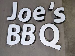 lot 193 image: Joes BBQ Electric Sign - X