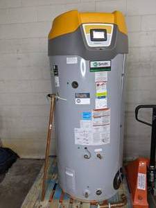 lot 2 image: Cyclone Mxi Commercial Gas Water Heater - X