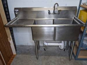 lot 208 image: Sauber Select 2-Compartment Stainless Steel Sink with 18 Drain Board PA1621 - X