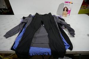 lot 175 image: NEW Womens Clothing - Small