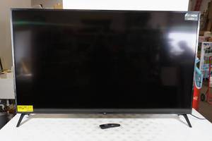 lot 14 image: LG 70 4K UHD Smart TV - 70UP7070PUE