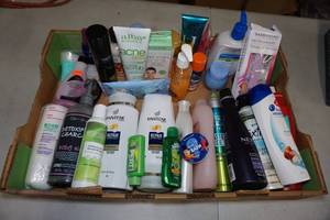 lot 193 image: Assorted Shower Products