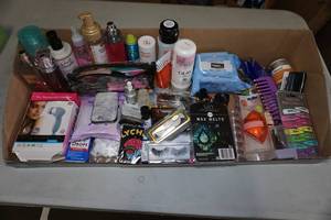 lot 194 image: Assorted Personal and Beauty Products