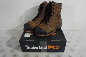 lot 71 image: Timberland Pro 8 Boondock Boots - Mens 10