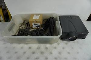 lot 78 image: 3M MP8775 Video Projector
