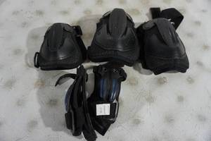 lot 84 image: Rollerblade Protective Gear