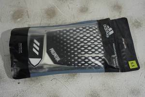 lot 137 image: NEW Adidas Predator Goalkeeper Gloves - Size 5.5