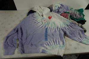 lot 103 image: NEW Womens Clothing - Large