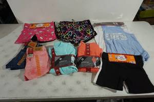 lot 119 image: NEW Girls Clothing - Shorts, Outfits - 678