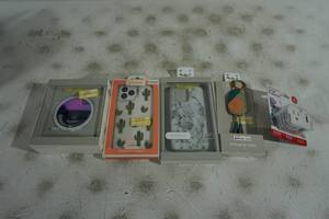 lot 170 image: NEW Phone Cases and Accessories