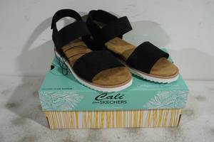 lot 45 image: NEW Skechers Cali Desert Kiss Sandals - Womens 9