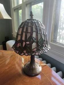 Enchanting Vintage Stained Glass Table Lamp