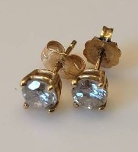 14k Yellow Gold Diamond Stud Earrings