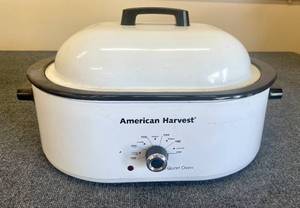 lot 20 image: American Harvest Quart Electric Roaster Oven