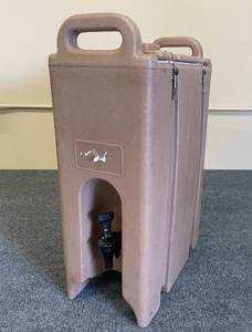 lot 24 image: Cambro Large Beverage Cooler 