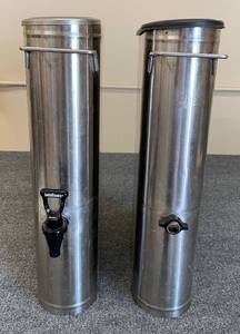 lot 40 image: 2 Tomilsom Beverage Holders
