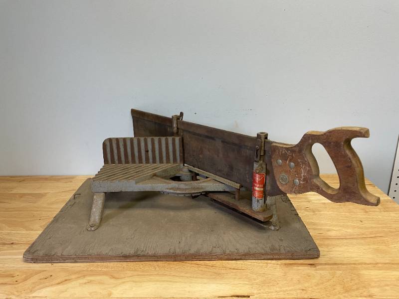 lot 68 image: Millers Falls Vintage Miter Box with Saw