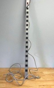 lot 10 image: Brooks Large 15 Outlet PowerStrip