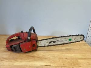 lot 20 image: Little Jon Gas Powered Chainsaw