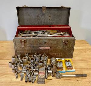 lot 25 image: Vintage Craftsman Metal Toolbox with Wrench Sockets 