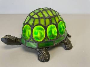 lot 96 image: Stained Glass Green Turtle Desktop Lamp-Battery Operated