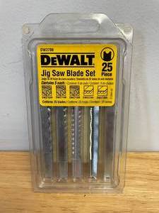 lot 49 image: Dewalt 24 Piece Jigsaw Blade Set