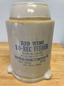 lot 52 image: Red Wing KO-REC Chicken Feeder with Patent Number