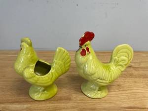 lot 98 image: Vintage Yellow Chicken Ceramic Planters