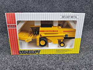lot 106 image: JOAL New Holland TX34 Combine 142 Scale Diecast Model