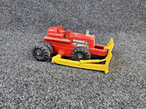 lot 120 image: Vintage Rubber Auburn Dozer Toy from 40s or 50s - About 8 x 4