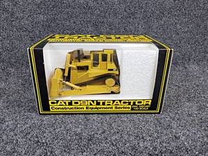 lot 130 image: NZG Caterpillar D9N Bulldozer 150 Scale Diecast Model - Made in Germany