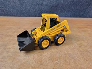 lot 136 image: ERTL John Deere Skidloader Diecast Model