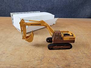 lot 143 image: Conrad CASE 350B Hydraulic Excavator 150 Scale Diecast Model - Made in West Germany