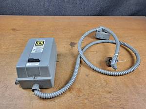 Square D Size 1 Motor Starter  Contactor w Enclosure - Part No. 8536SCG3