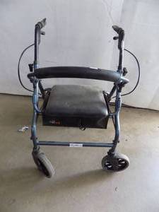 lot 39 image: Nova Zoom 20 Walker-Blue Color
