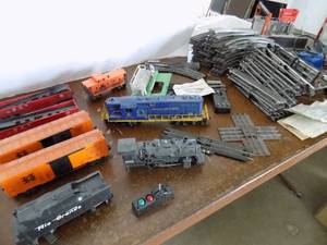 lot 48 image: Lonel Remote Train Set